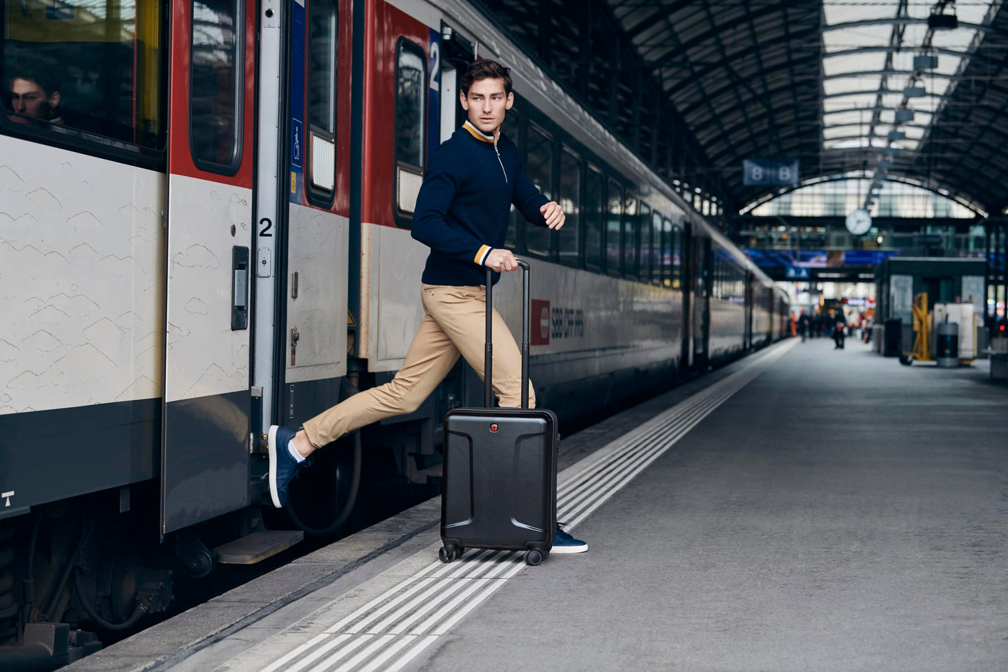 Wenger Legacy Large Expandable Hardside Suitcase | Beyond Carry