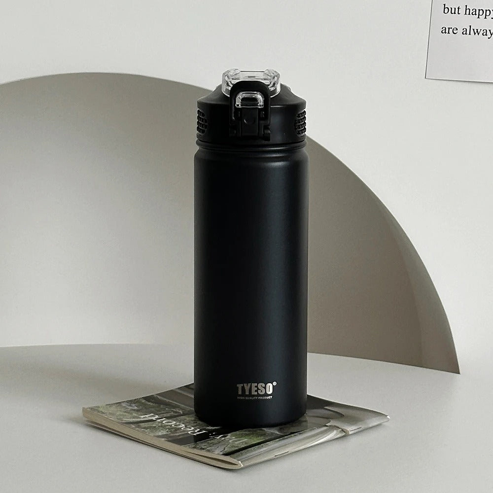 Nerezová izolovaná láhev na vodu s brčkem